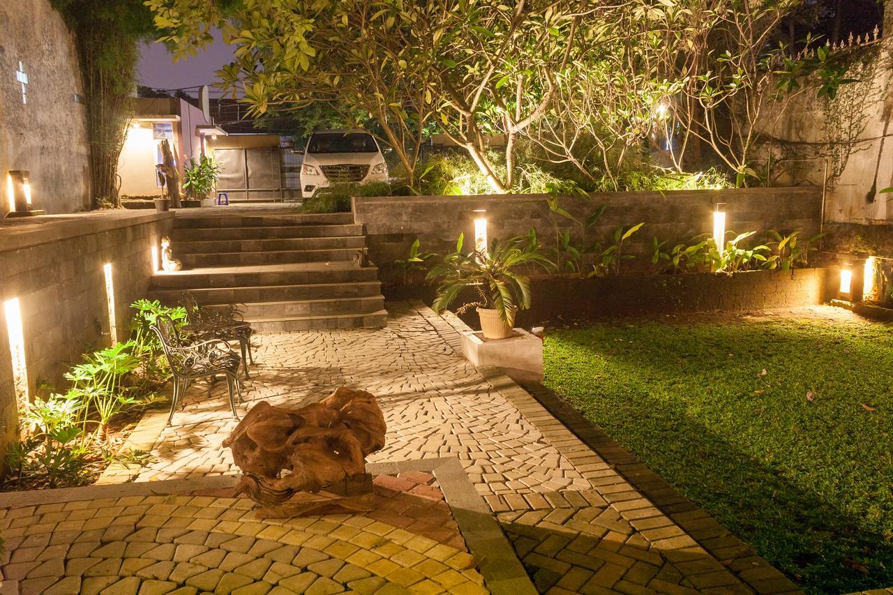 Hôtel Griya Regato à Jakarta Extérieur photo